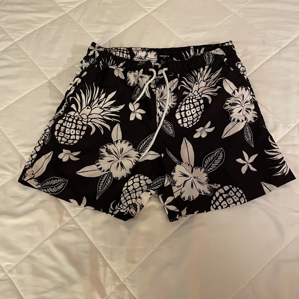 Forever 21 swim trunks size L